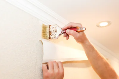 Pose de papier peint à la Mure-Argens — revêtements muraux et toiles de verre